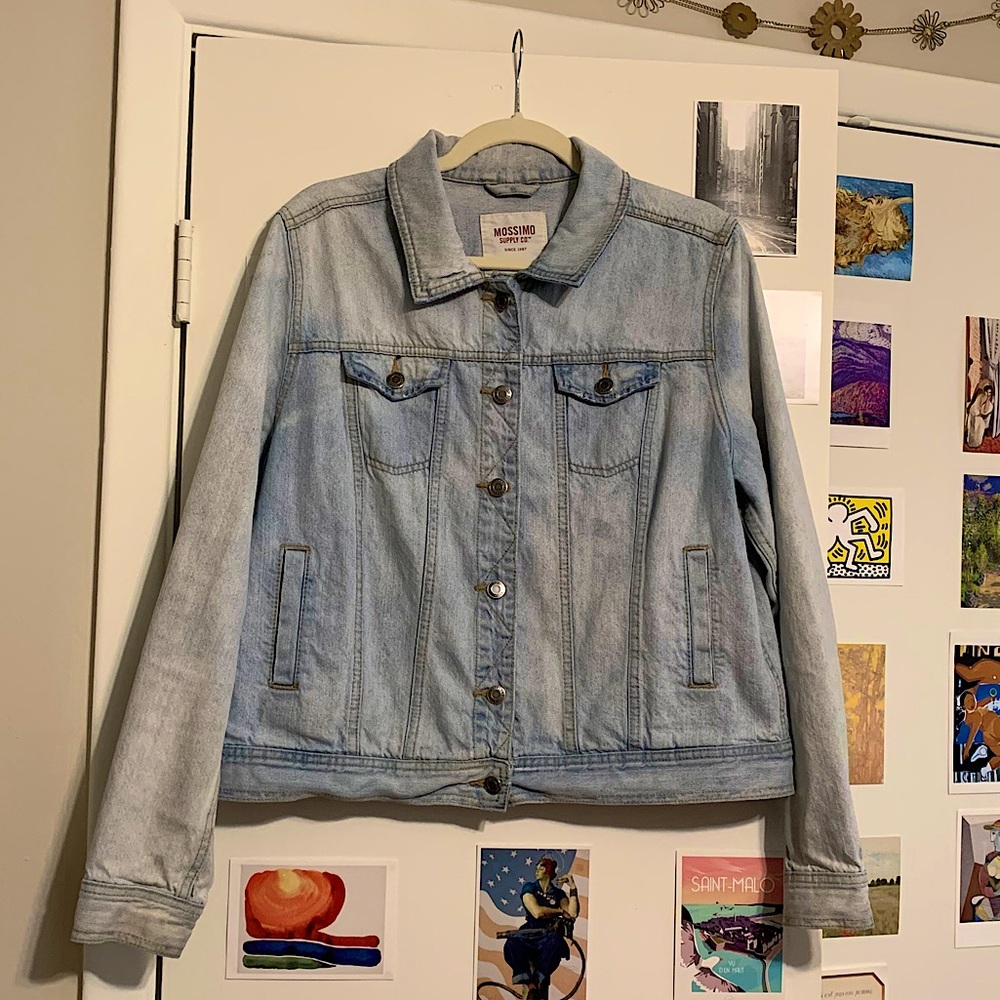 Mossimo light wash denim trucker jean jacket